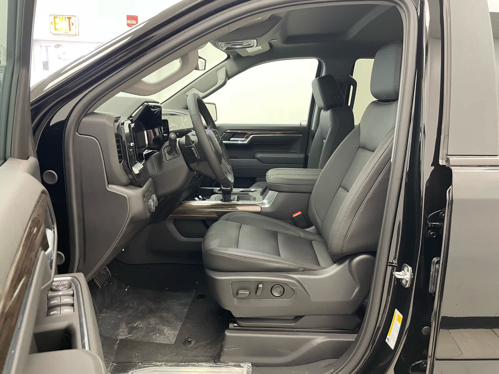 New 2026 Chevrolet Silverado 1500 RST w/ Convenience Package II AWD/4WD image 9
