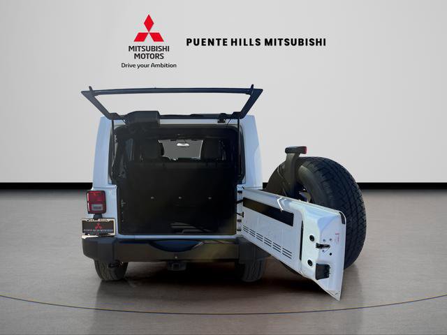 Used 2018 Jeep Wrangler Unlimited Sahara image 6