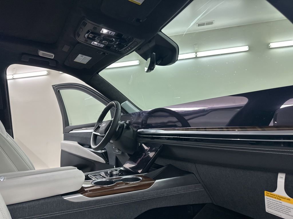 New 2026 Cadillac Escalade Platinum Sport w/ LPO, ONYX Package image 16