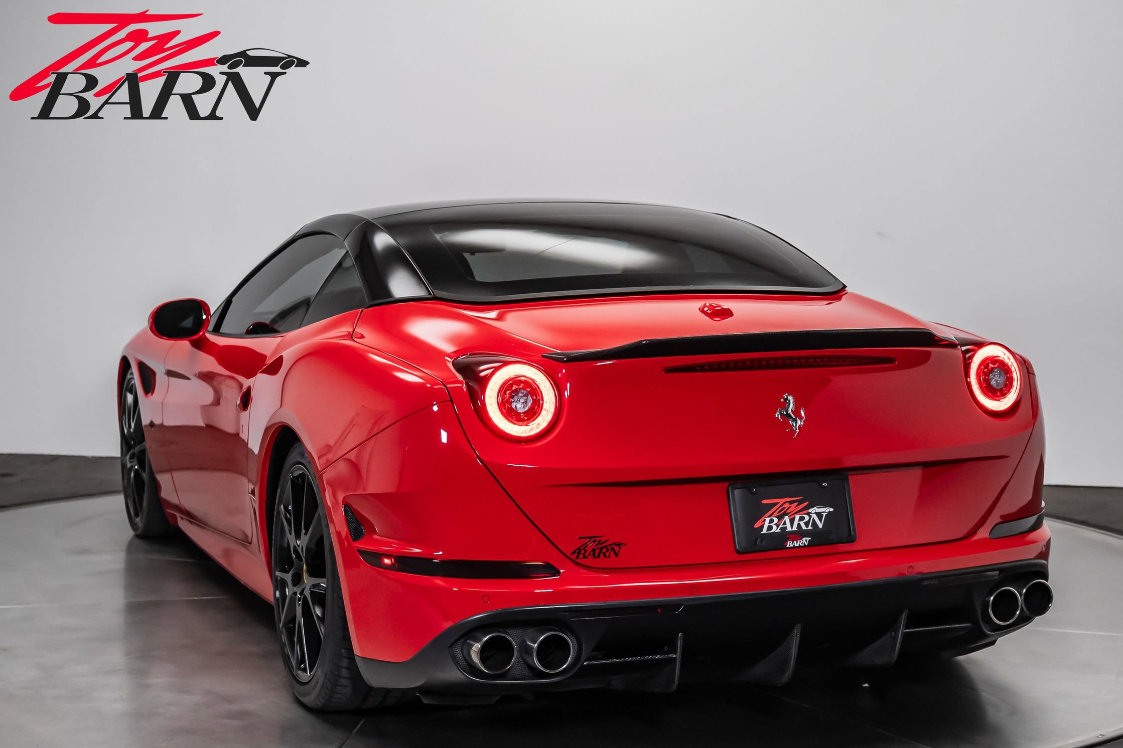 Used 2016 Ferrari California T RWD image 21