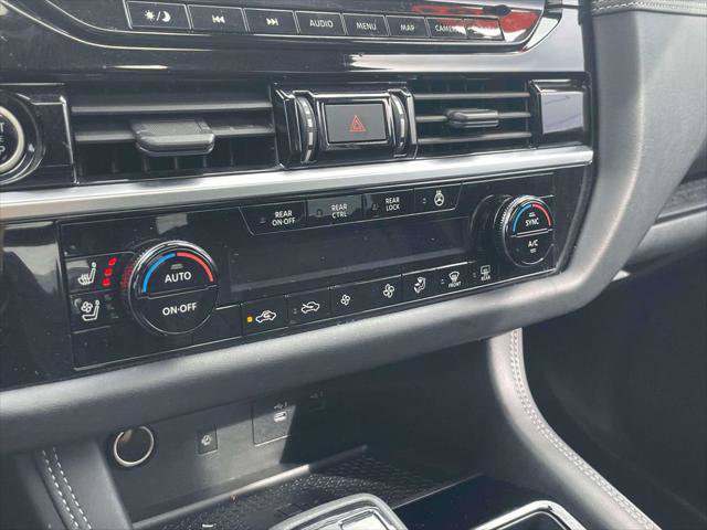 Used 2023 Nissan Pathfinder Platinum image 29