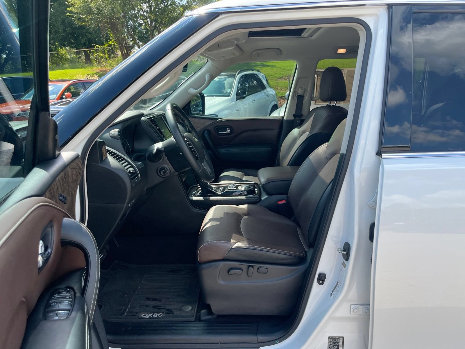 Used 2021 INFINITI QX80 Premium Select w/ All-Season Package RWD image 27