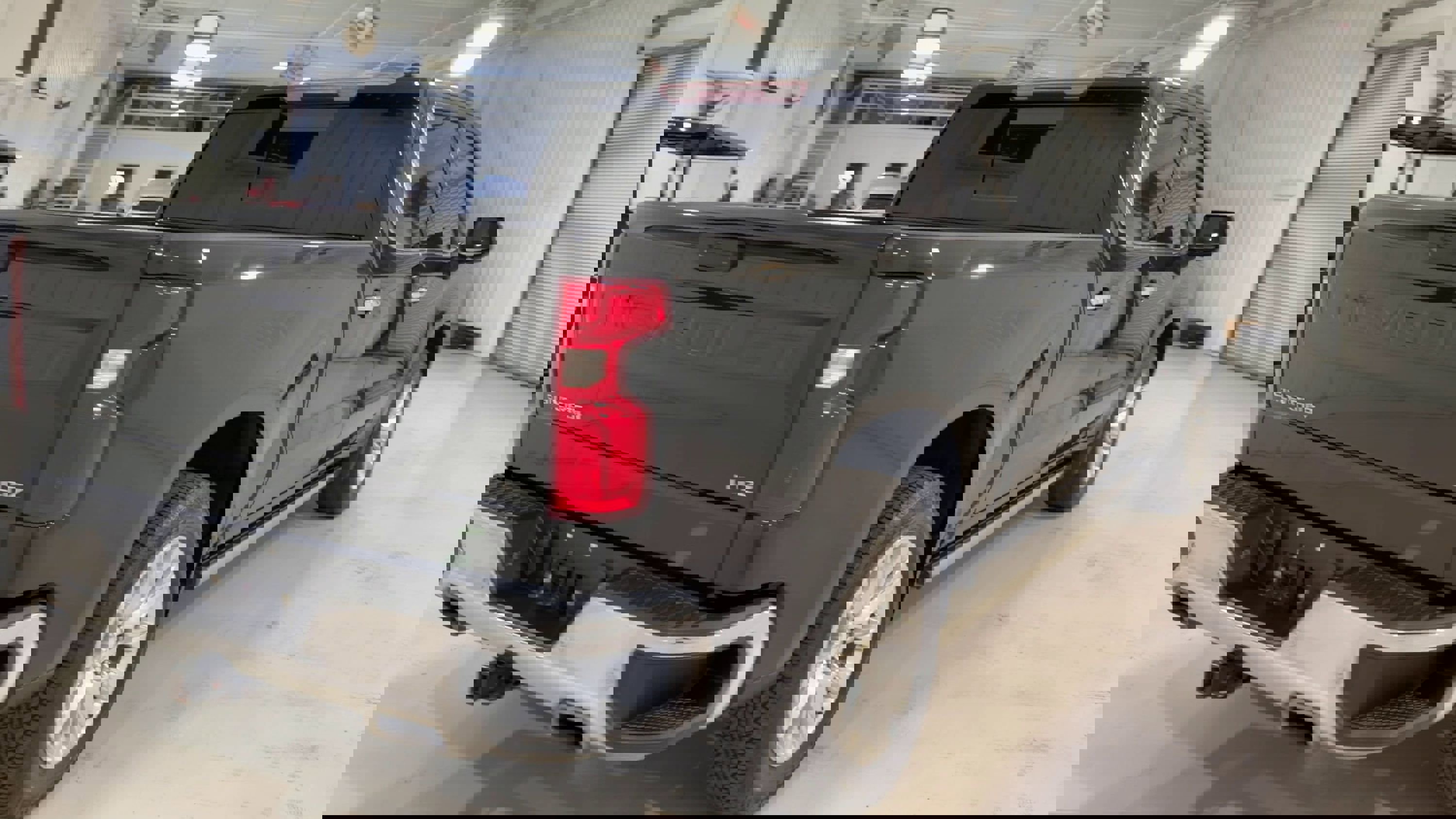 Used 2021 Chevrolet Silverado 1500 LTZ w/ Z71 Off-Road Package image 9