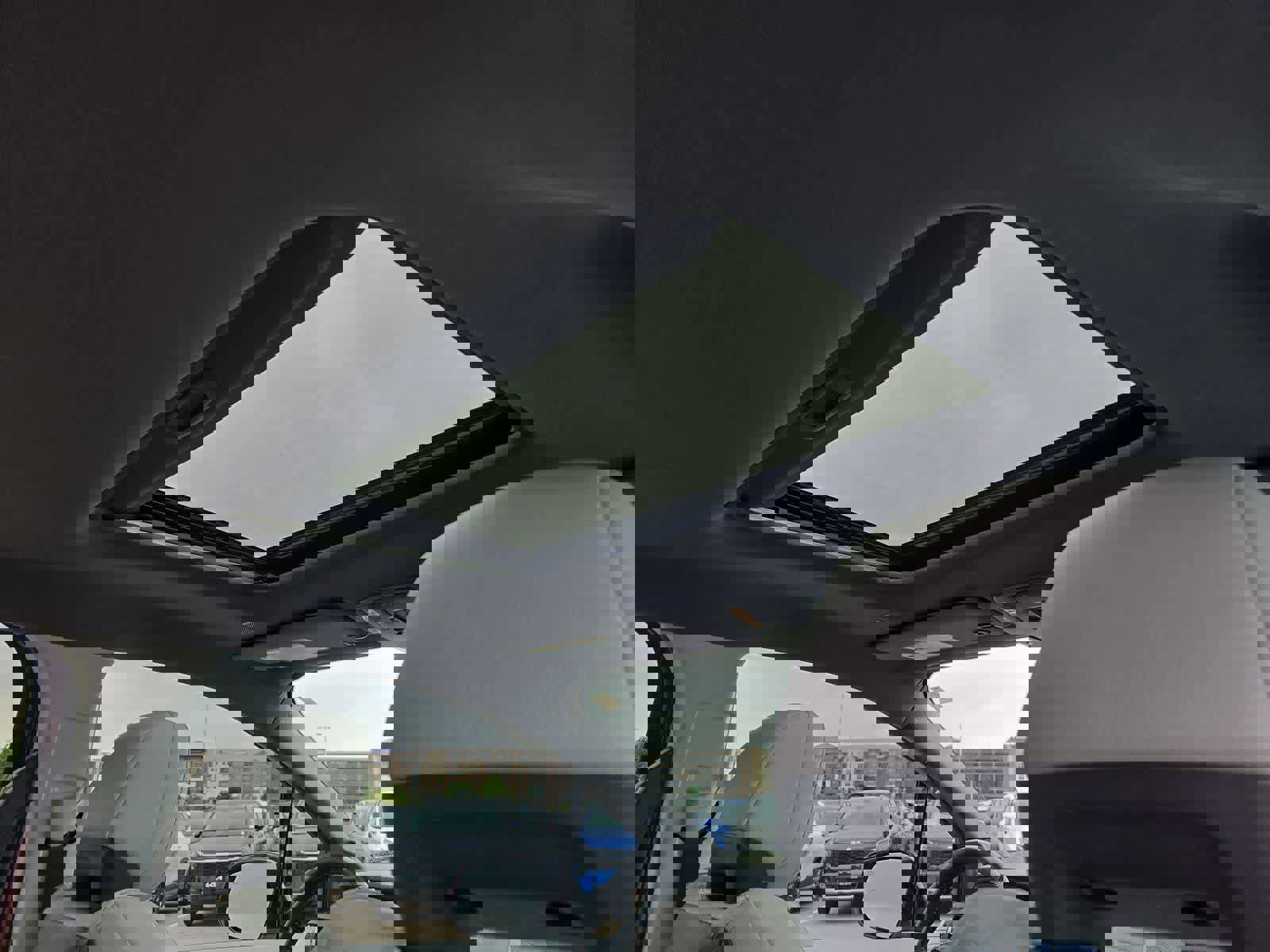 Used 2022 Toyota Sienna XSE w/ XSE Plus Package FWD image 21