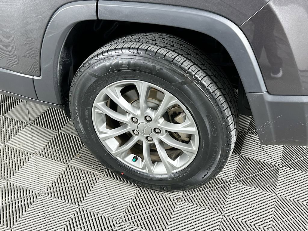 Certified 2021 Jeep Cherokee Latitude Lux w/ Comfort/Convenience Group image 42