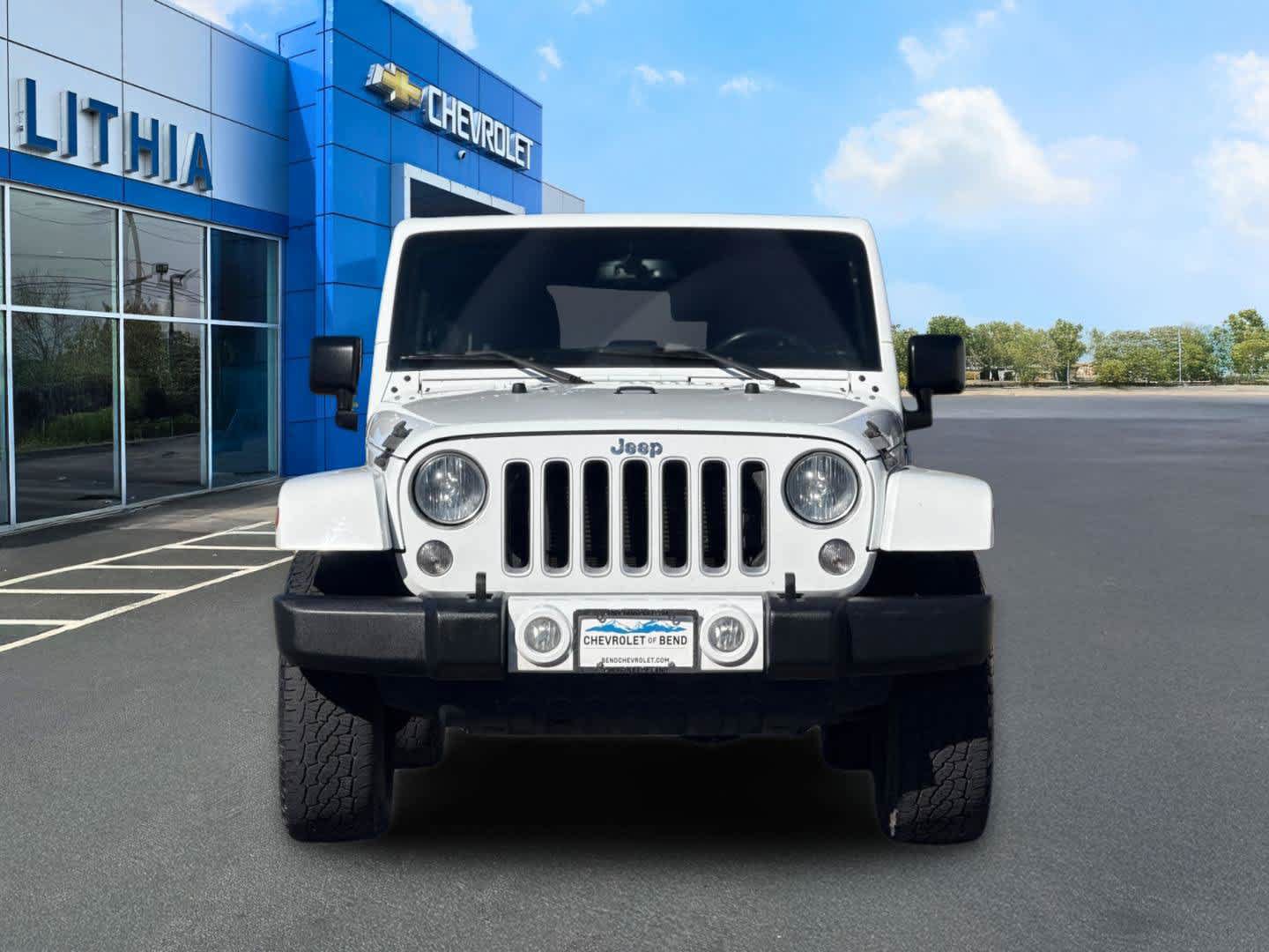 Used 2016 Jeep Wrangler Unlimited Sahara w/ Max Tow Package AWD/4WD image 10