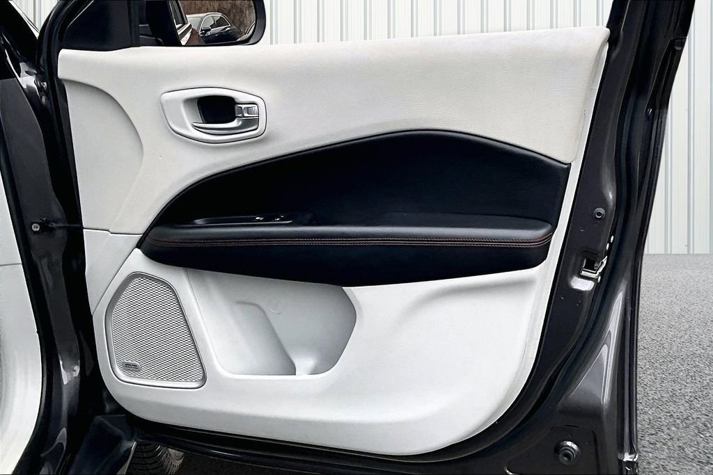 Used 2021 Jeep Compass Limited w/ Sun and Sound Group image 28