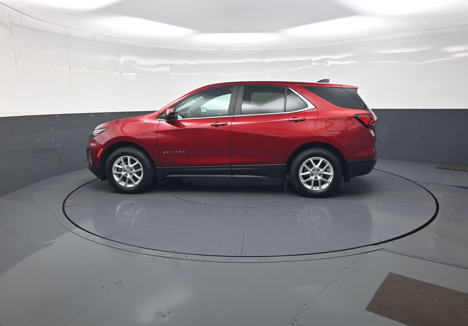 Used 2024 Chevrolet Equinox LT w/ LPO, Floor Liner Package AWD/4WD image 6