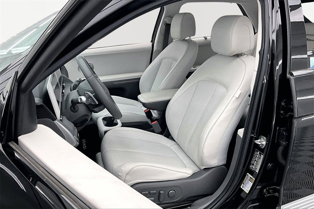 Used 2024 Hyundai Ioniq 5 Limited image 25