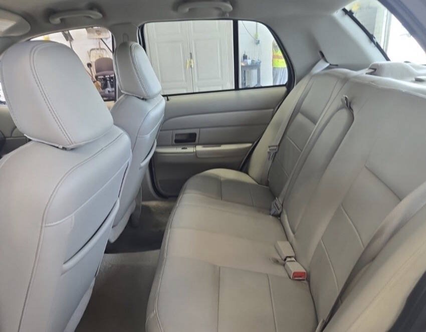 Used 2008 Ford Crown Victoria LX RWD image 14