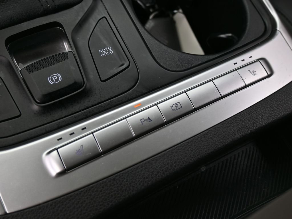 Used 2025 Kia Carnival image 28