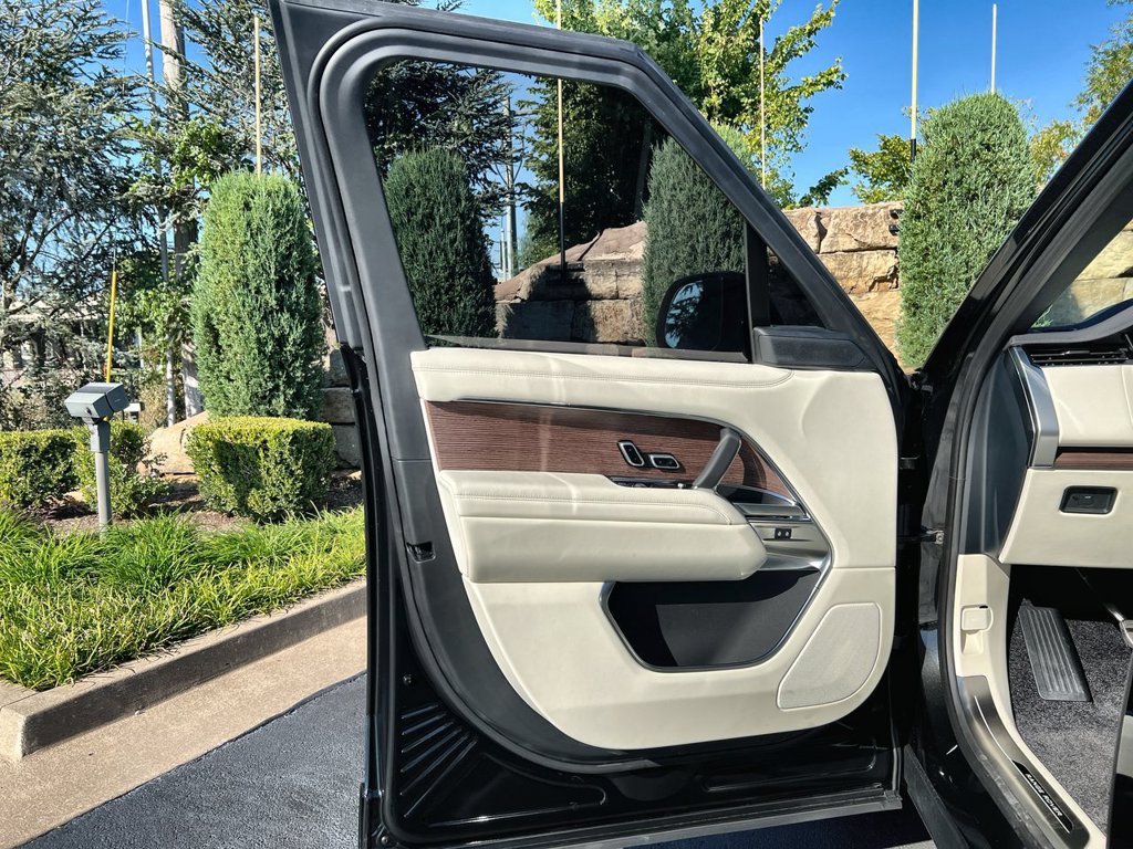 New 2027 Land Rover Range Rover SE AWD/4WD image 17