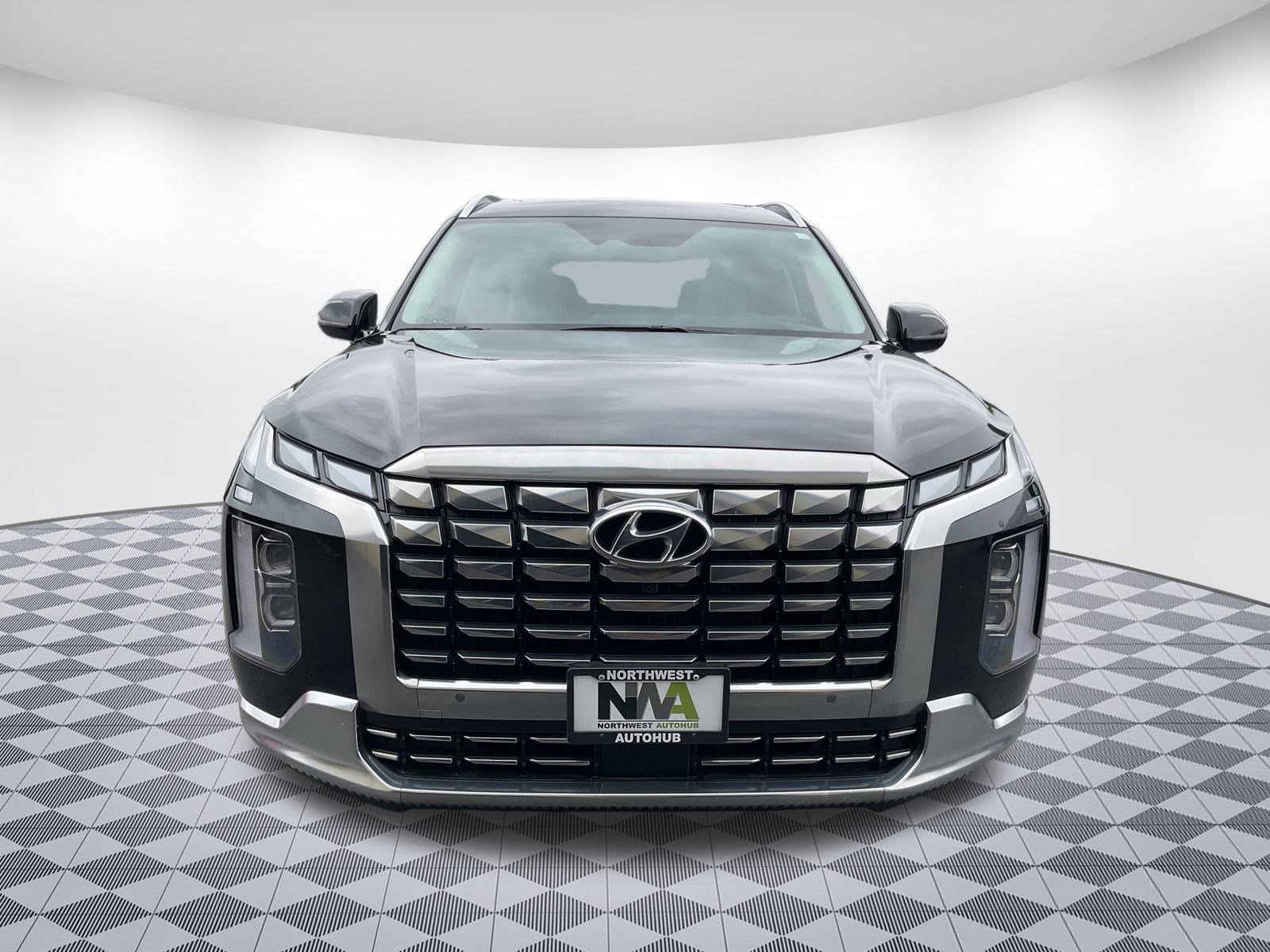 Used 2024 Hyundai Palisade Calligraphy image 5