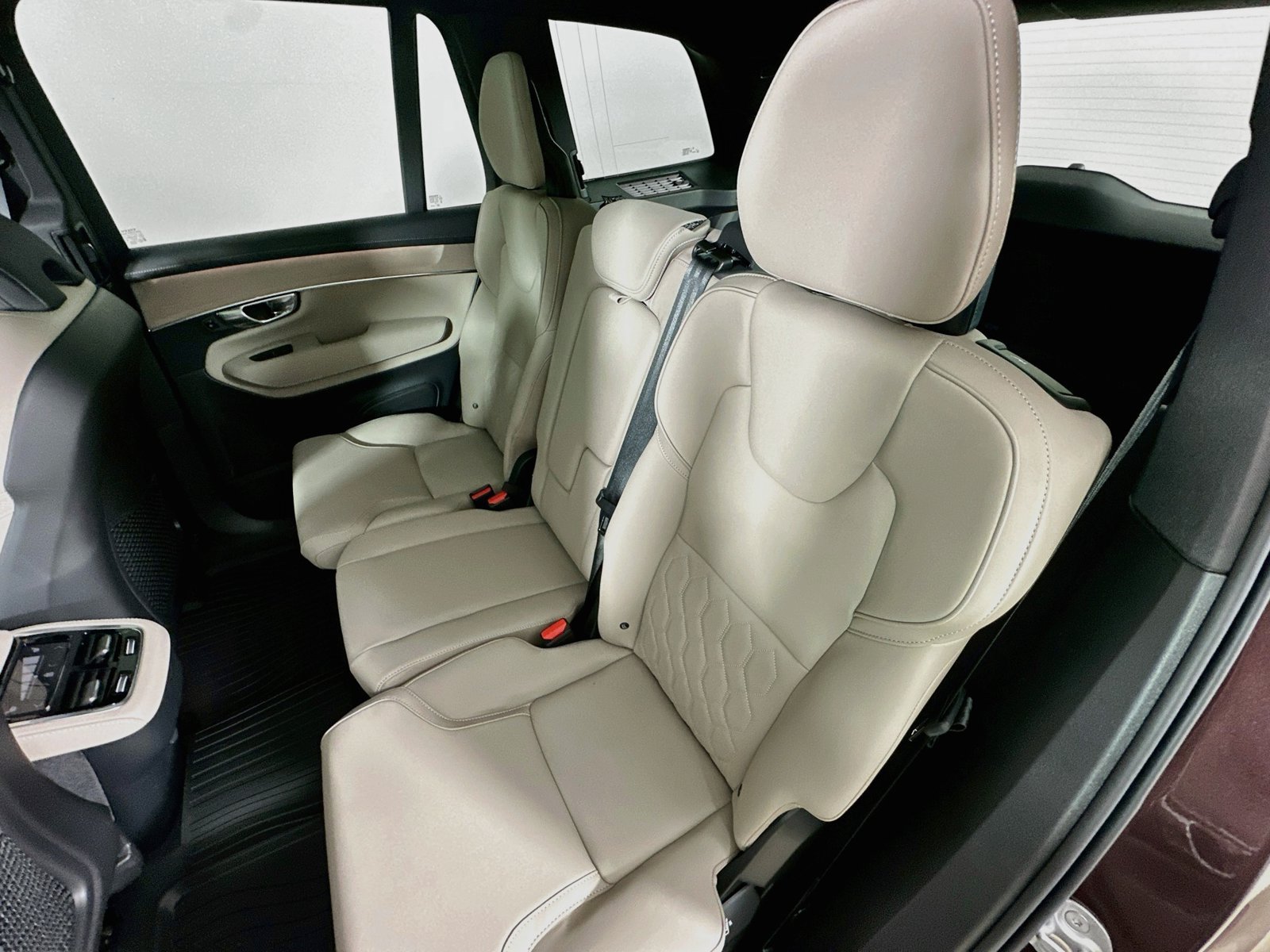 New 2026 Volvo XC90 B5 Core w/ Protection Package Premier AWD/4WD image 35