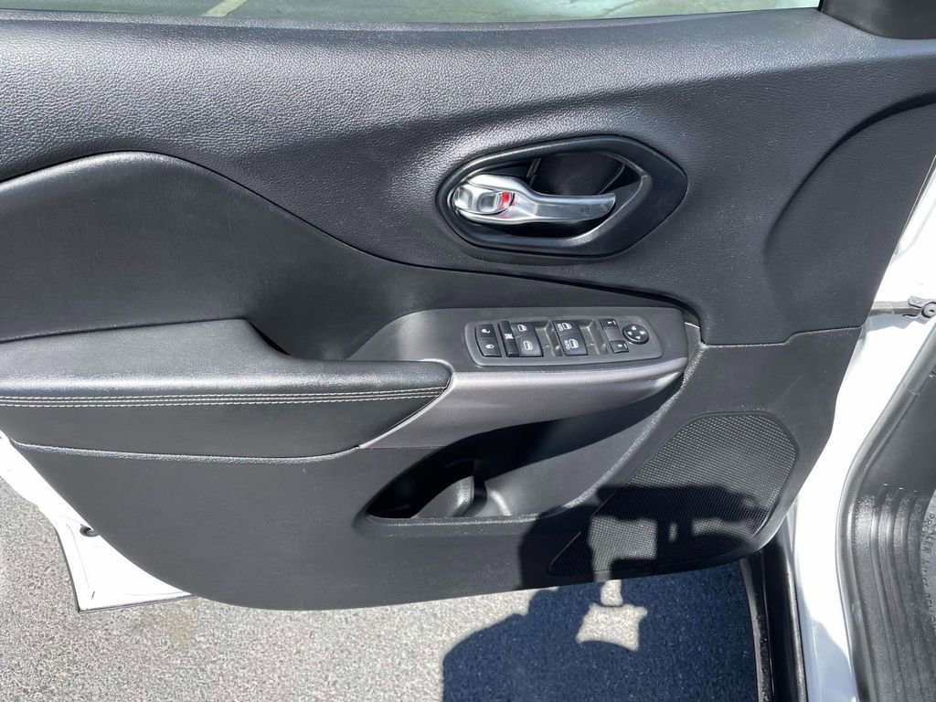 Used 2021 Jeep Cherokee Latitude Lux image 26