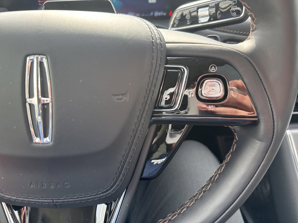 New 2025 Lincoln Aviator AWD w/ Equipment Group 101A image 12