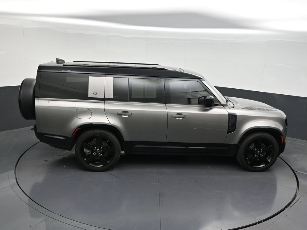 Used 2024 Land Rover Defender 130 X-Dynamic SE AWD/4WD image 20