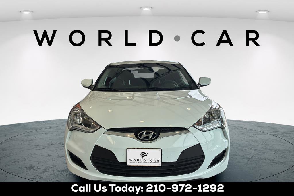 Used 2016 Hyundai Veloster FWD image 16