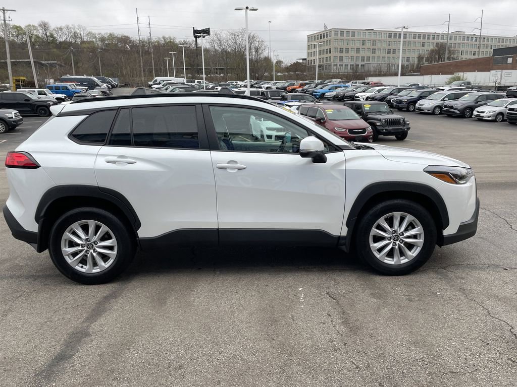 Used 2023 Toyota Corolla Cross LE w/ Moonroof Package AWD/4WD image 7