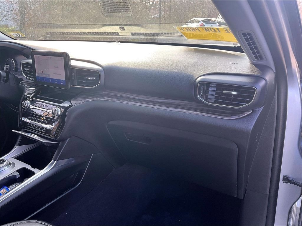 Used 2023 Ford Explorer Limited AWD/4WD image 13