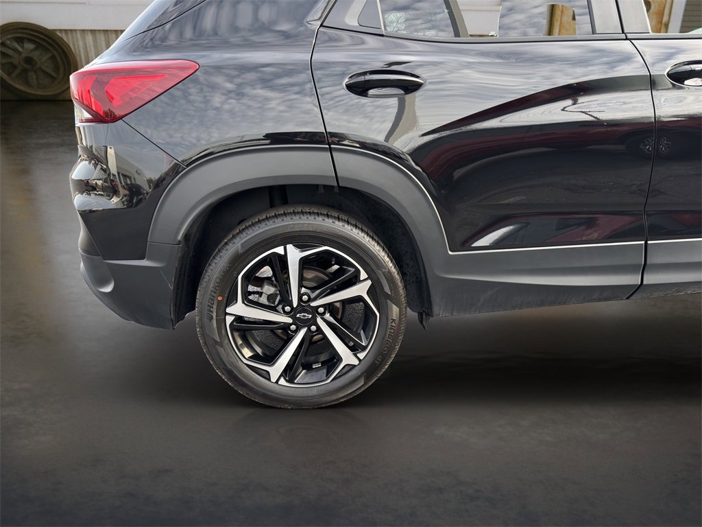 Used 2022 Chevrolet TrailBlazer RS w/ Sun and Liftgate Package image 5