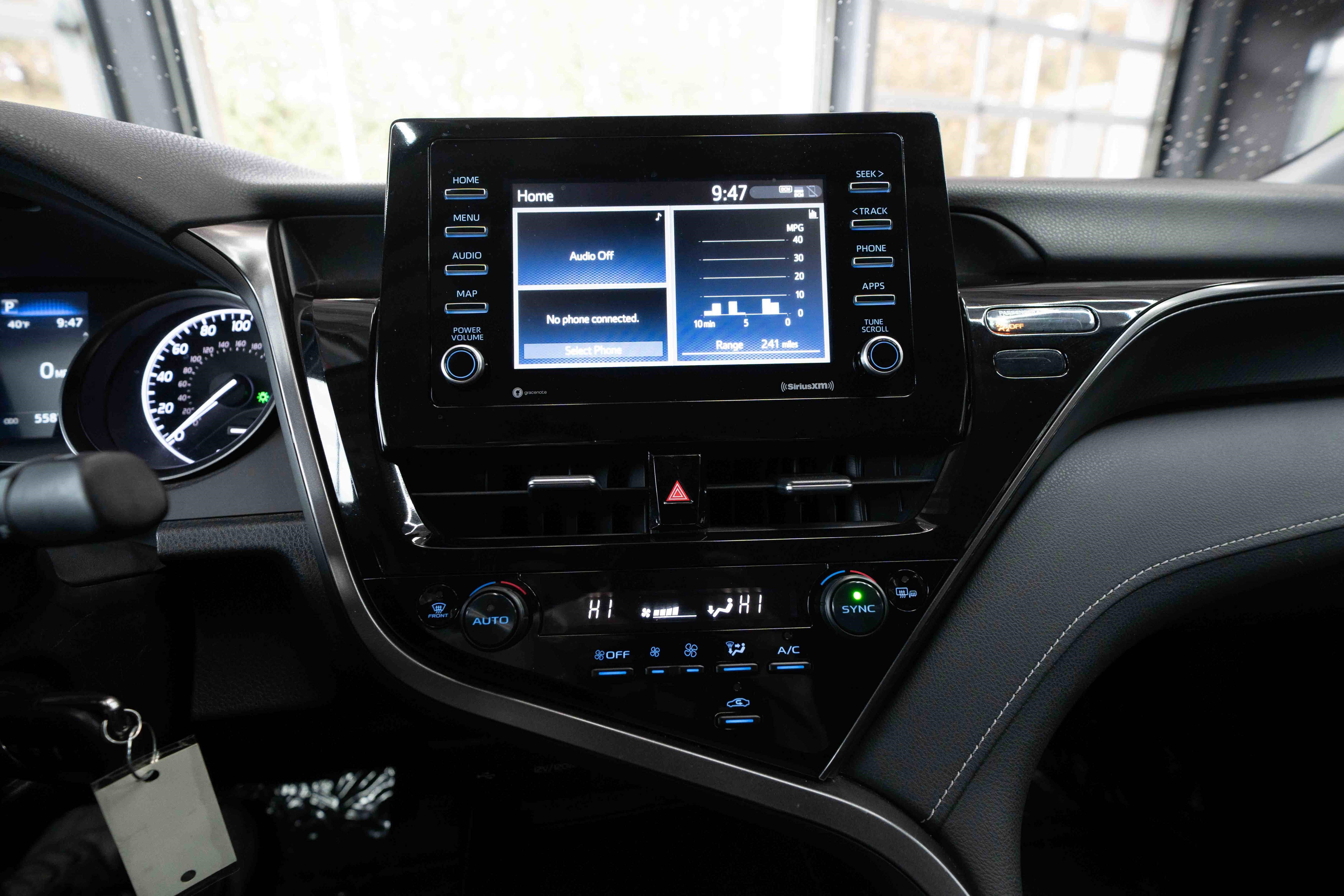 Used 2024 Toyota Camry SE image 17