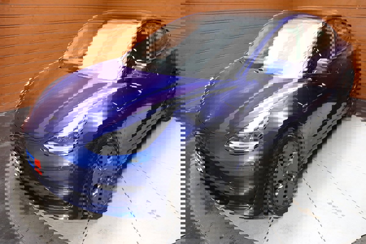 Used 2022 Tesla Model 3 Standard Range image 5