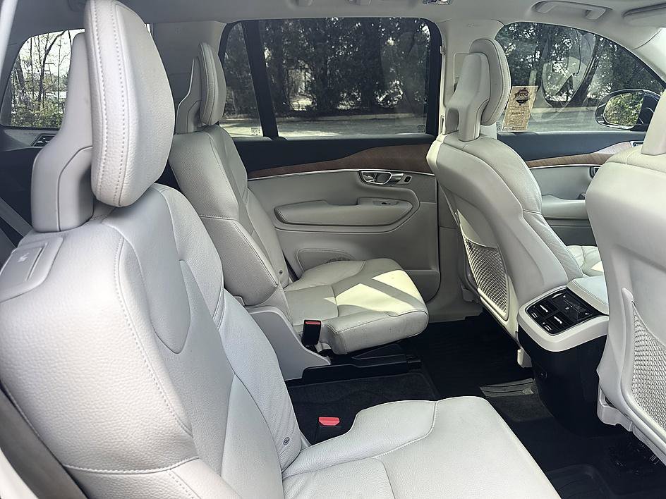 Used 2021 Volvo XC90 T6 Momentum w/ Climate Package image 22