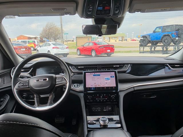 Used 2022 Jeep Grand Cherokee L Limited w/ Luxury Tech Group II AWD/4WD image 15