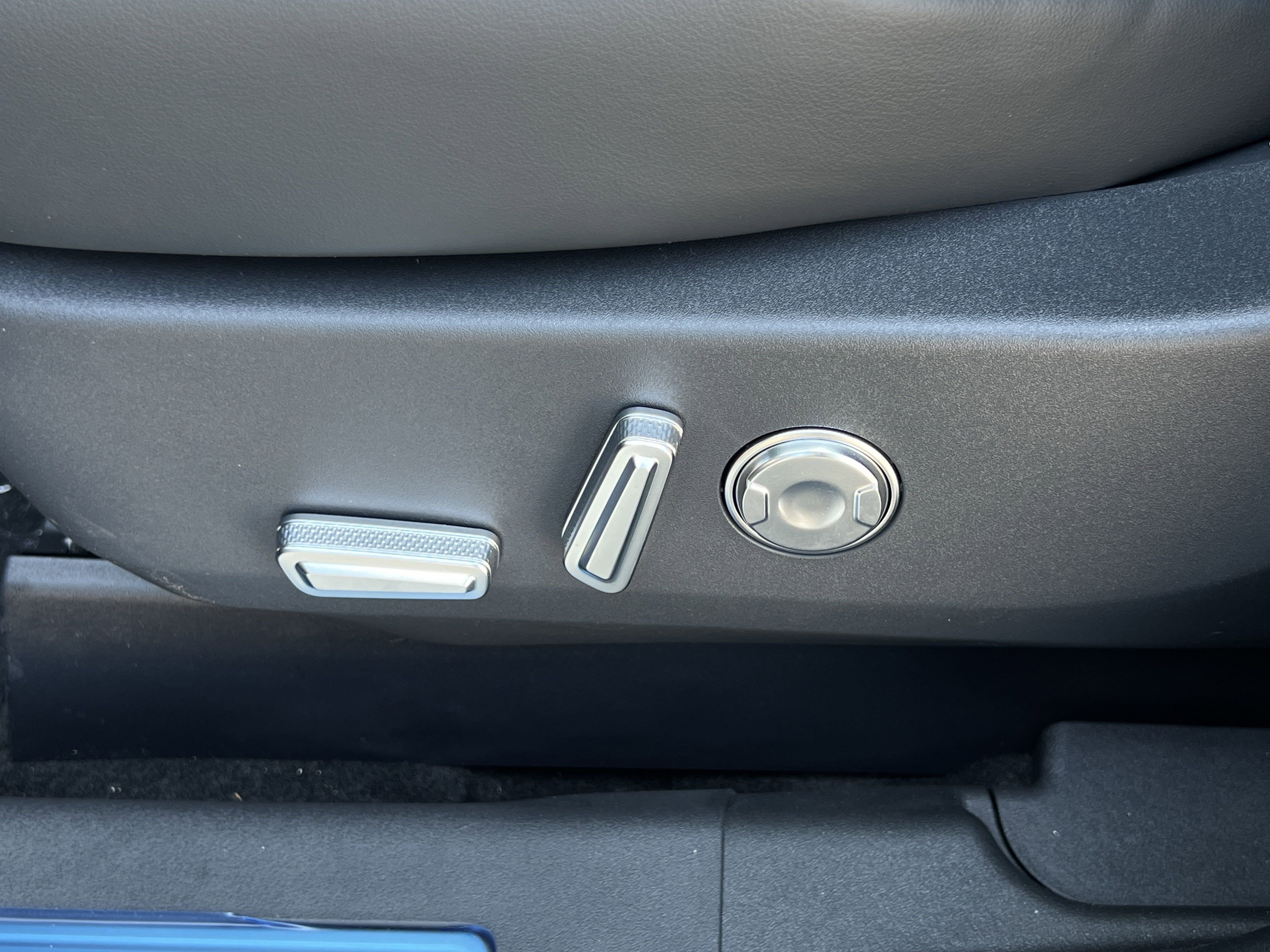 New 2025 Lincoln Nautilus Premier w/ Jet Appearance Package image 25