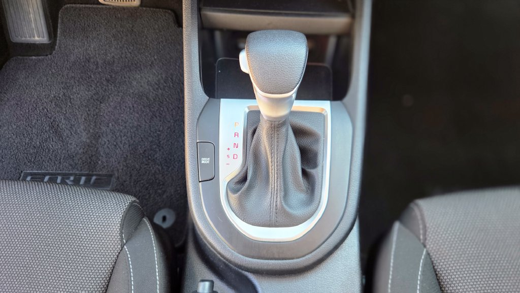 Used 2023 Kia Forte LXS w/ LXS Technology Package FWD image 21