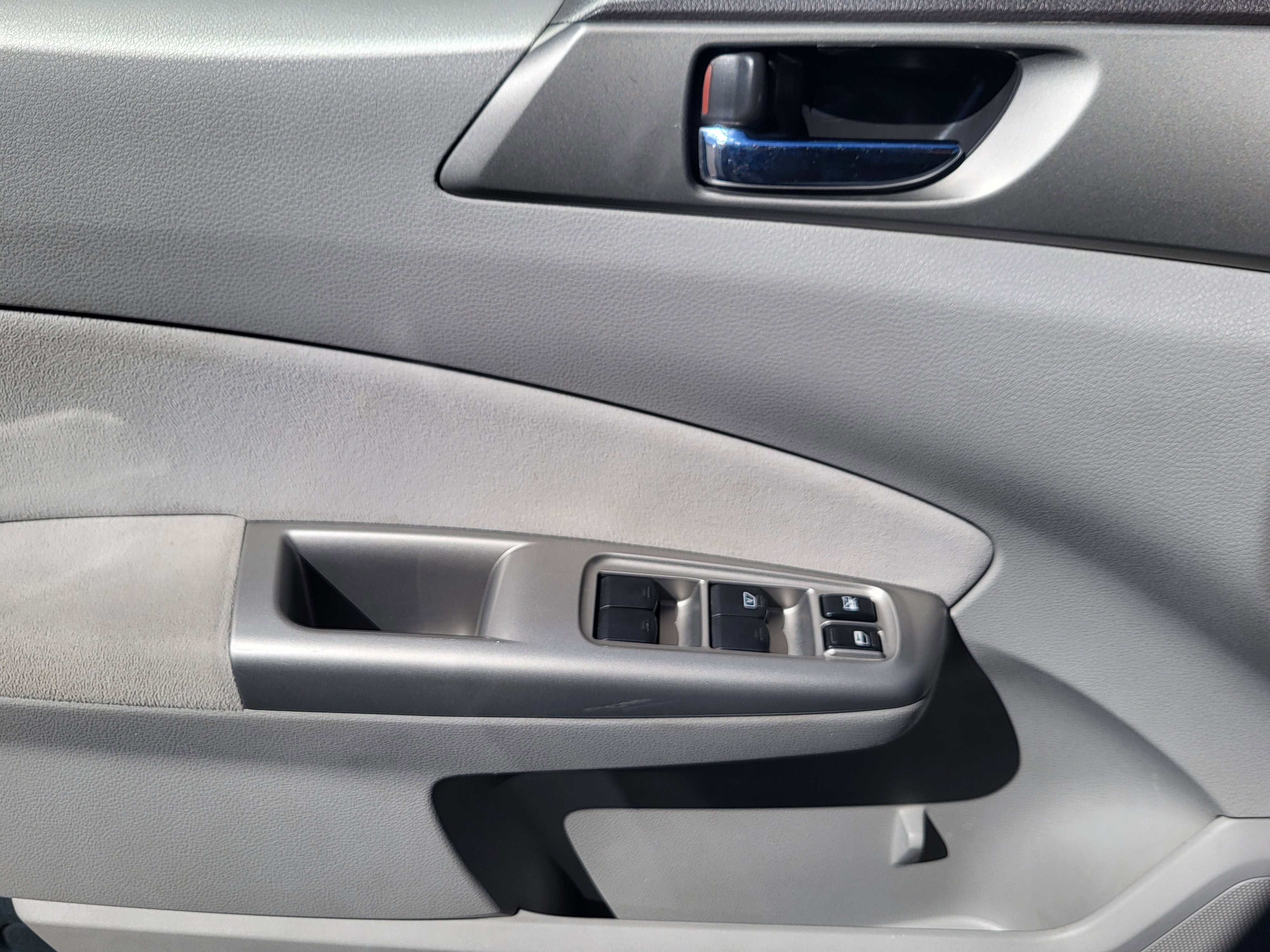 Used 2010 Subaru Forester 2.5X Limited w/ Popular Equipment Group 4B image 21