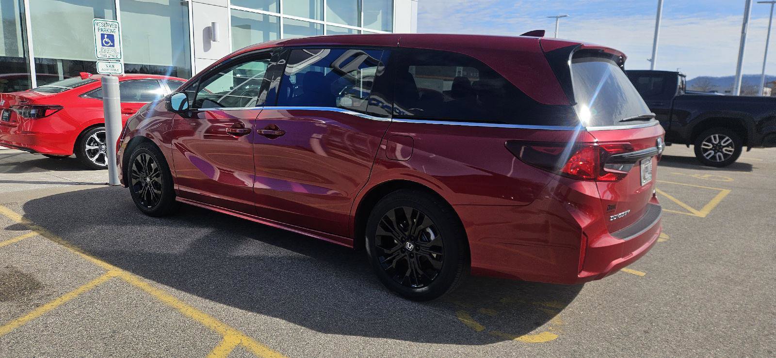 Used 2025 Honda Odyssey Sport-L image 12