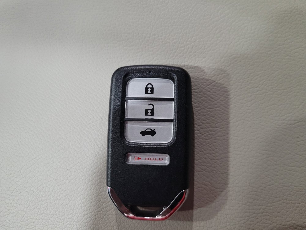 Used 2018 Honda Accord LX image 32