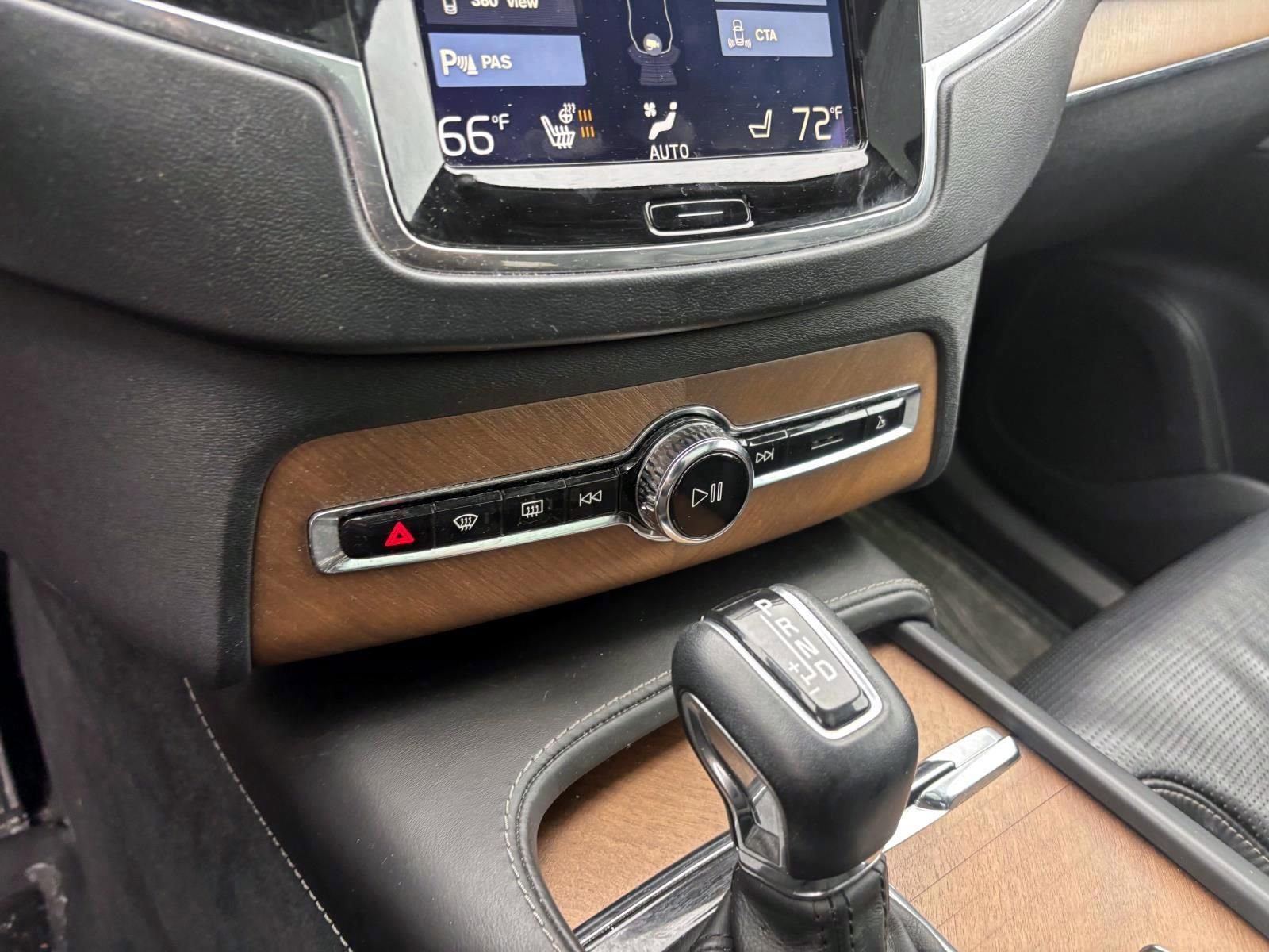 Used 2017 Volvo XC90 T6 Inscription w/ Vision Package image 22