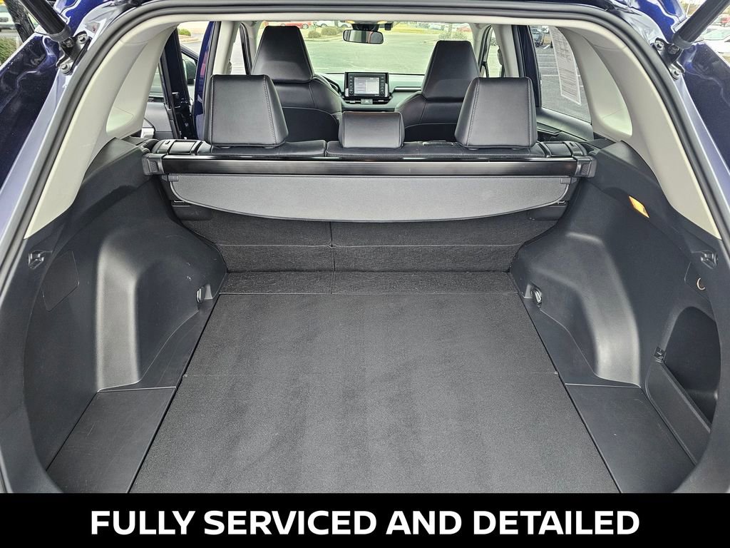 Used 2020 Toyota RAV4 XLE Premium image 11