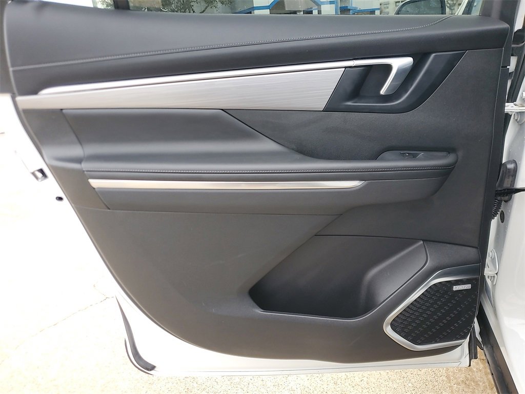 Used 2025 Buick Enclave Preferred image 14