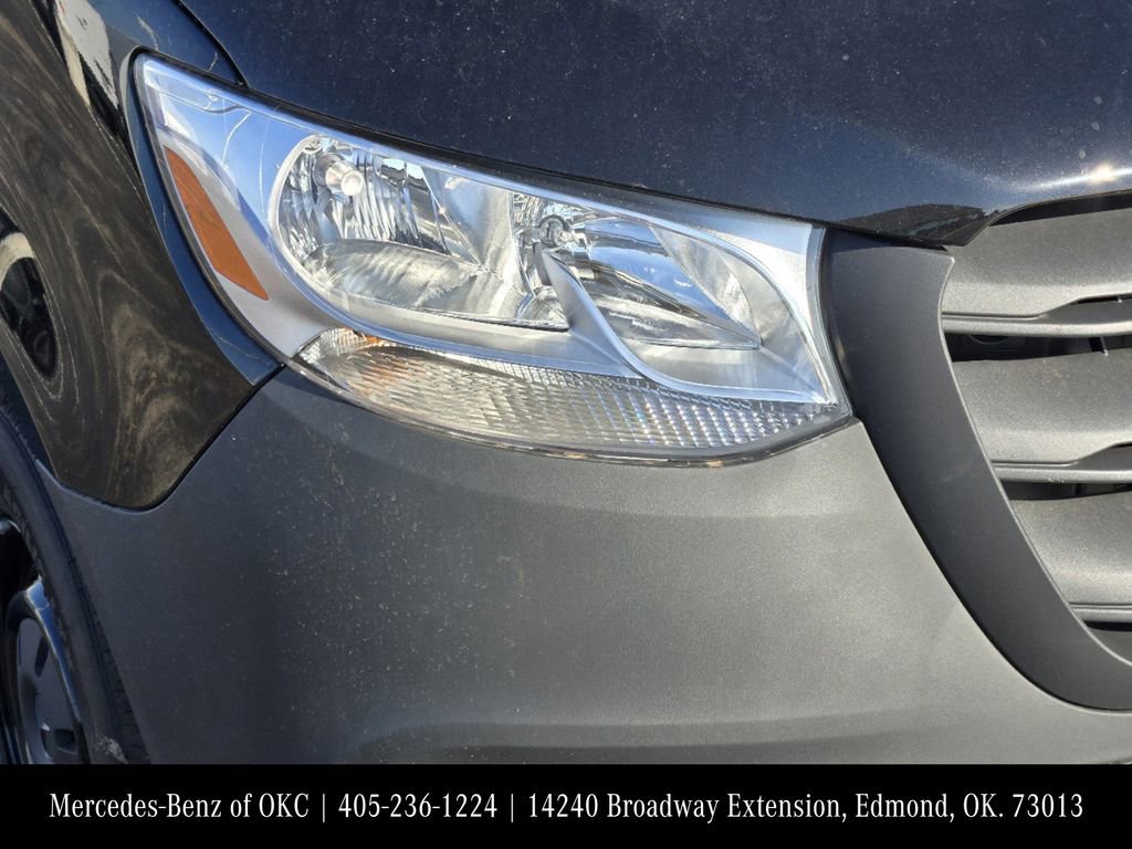 Used 2024 Mercedes-Benz eSprinter 170 Cargo image 6