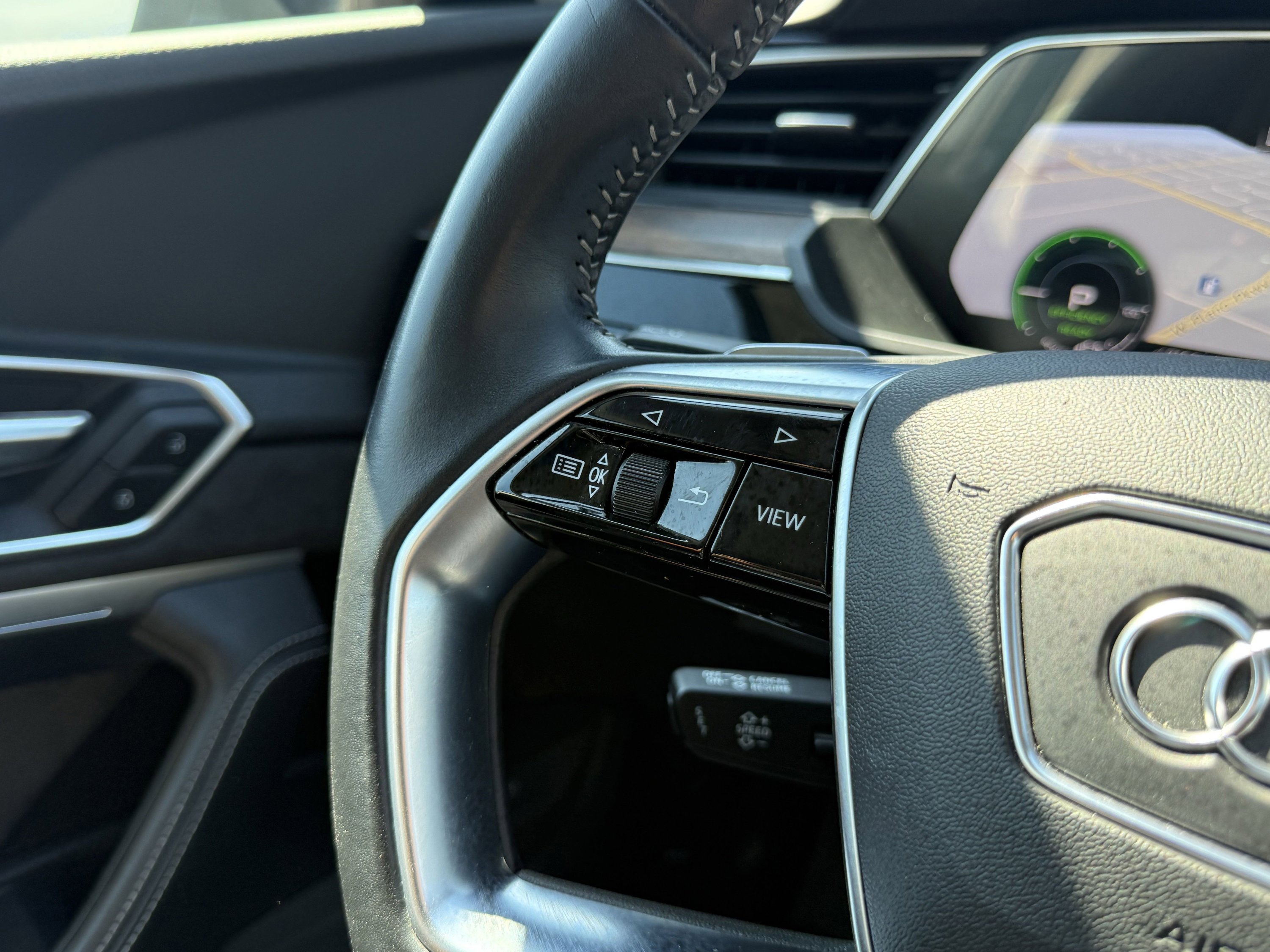 Used 2019 Audi e-tron Prestige w/ Prestige Package image 74