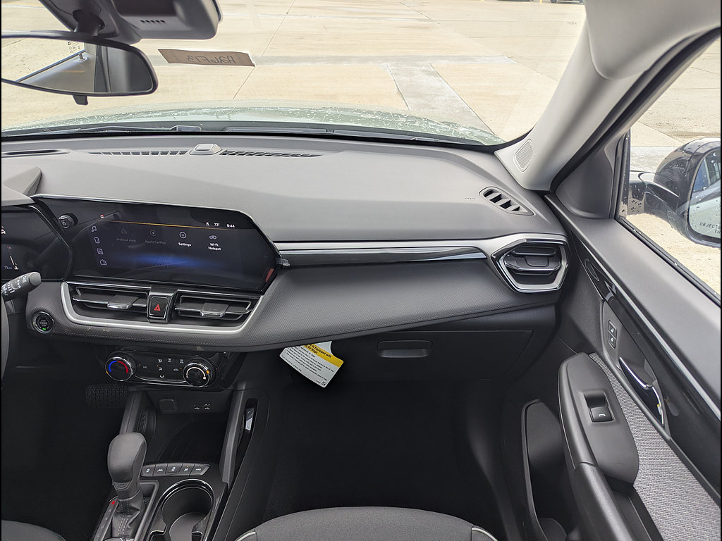 New 2026 Chevrolet TrailBlazer LT w/ Midnight Edition AWD/4WD image 4