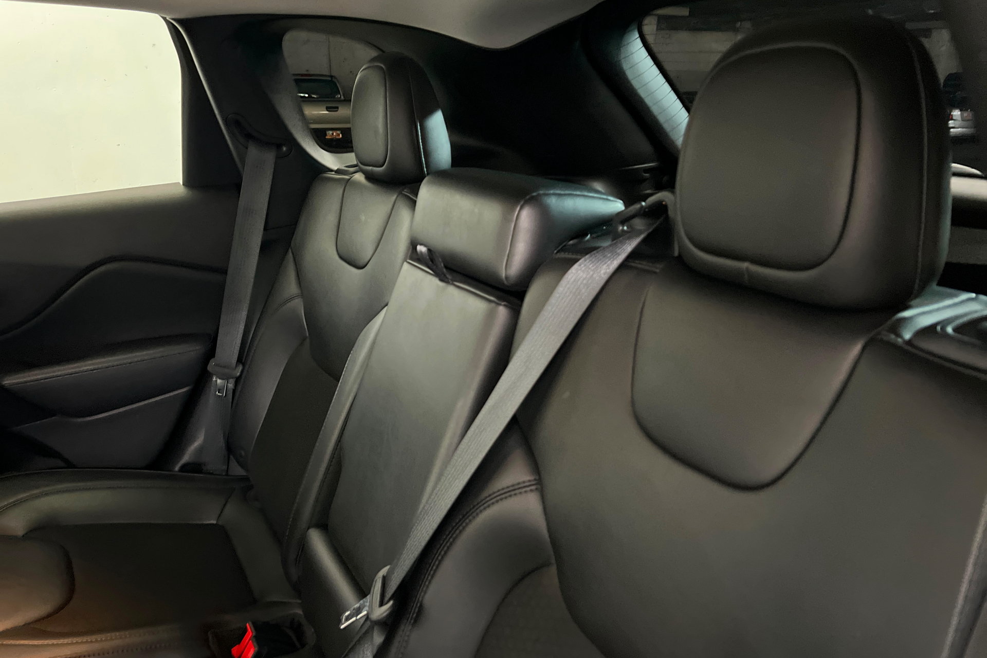 Used 2019 Jeep Cherokee Latitude Plus AWD/4WD image 20