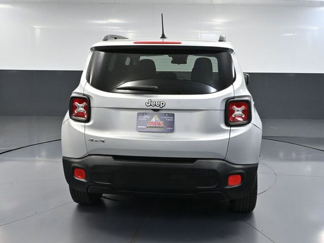 Used 2017 Jeep Renegade Latitude w/ Cold Weather Group AWD/4WD image 6