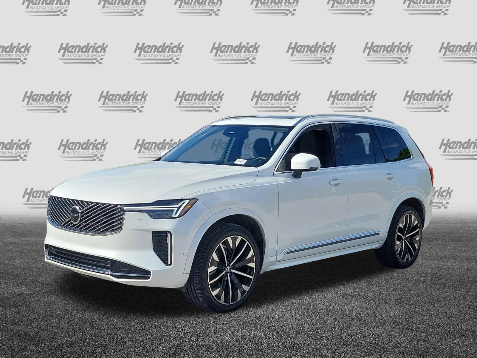 Used 2025 Volvo XC90 B6 Plus image 5