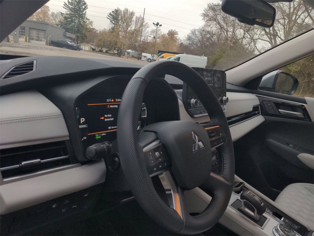 Used 2023 Mitsubishi Outlander SEL 40th Anniversary image 10