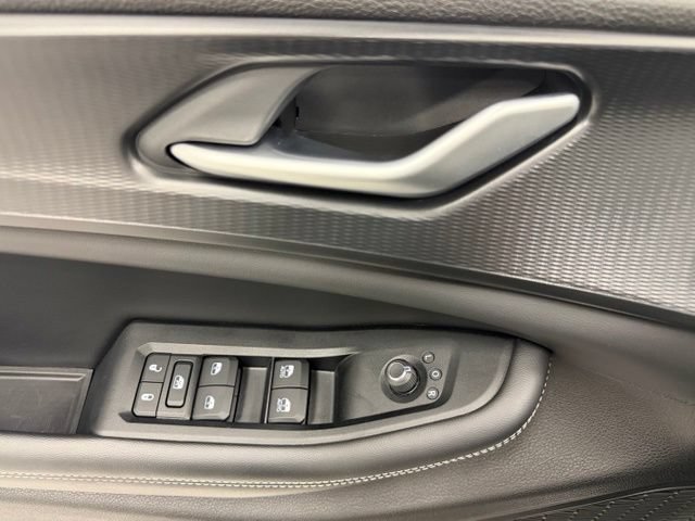Used 2023 Jeep Grand Cherokee Altitude AWD/4WD image 24