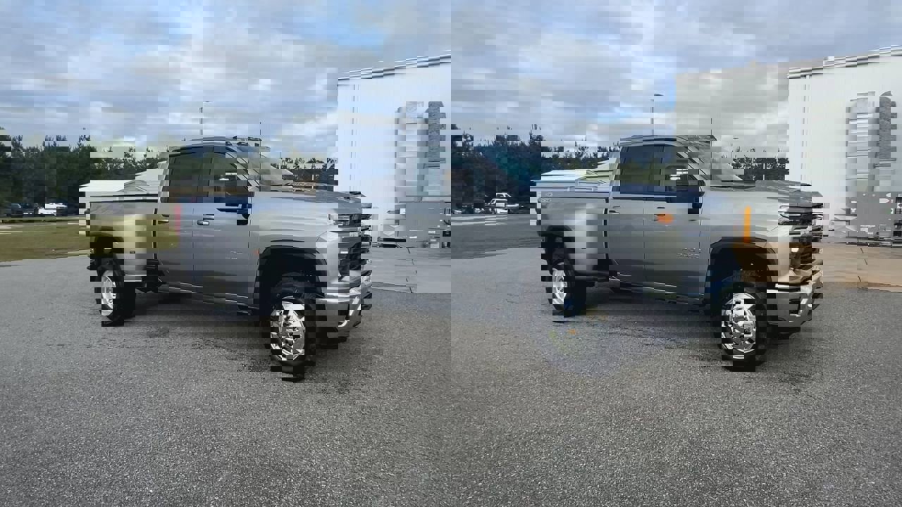 New 2026 Chevrolet Silverado 3500 LT w/ All Star Edition image 35