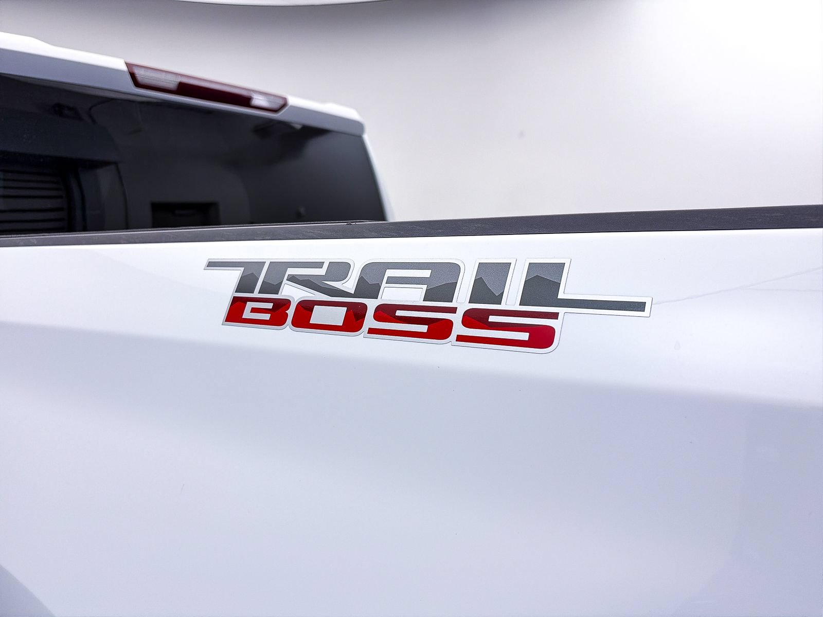 Used 2023 Chevrolet Silverado 1500 LT Trail Boss w/ Protection Package AWD/4WD image 10
