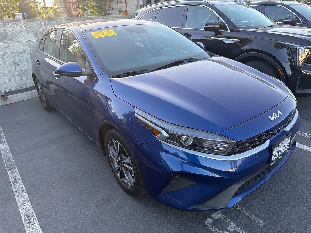 Used 2023 Kia Forte LXS FWD image 2