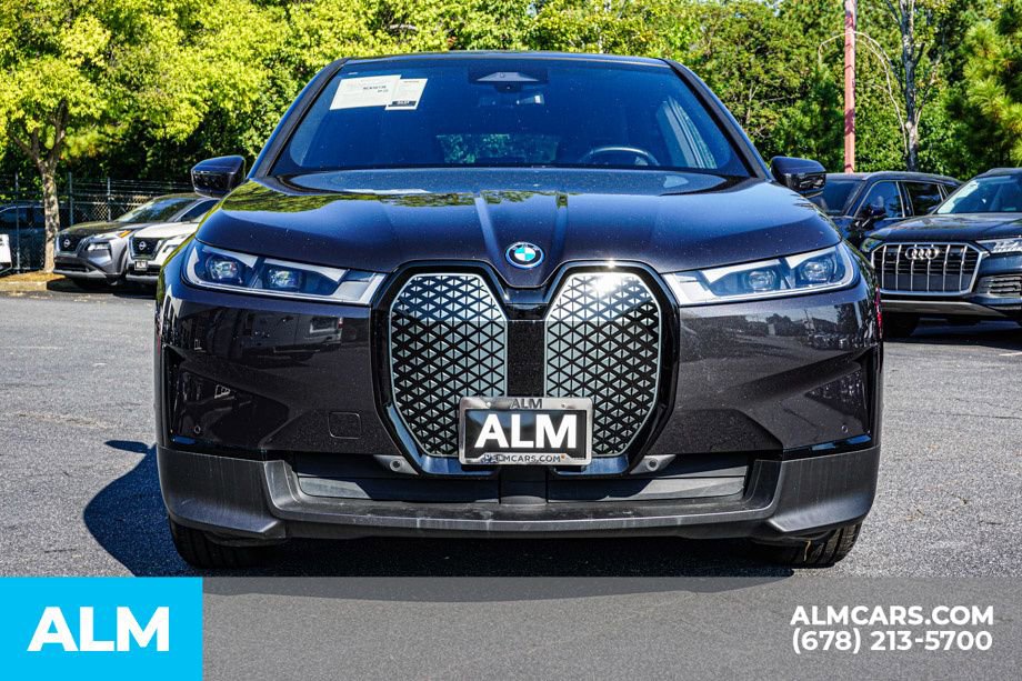 Used 2022 BMW iX xDrive50 w/ Dynamic Handling Package image 10