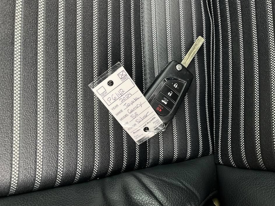 Used 2024 Toyota Camry SE FWD image 35